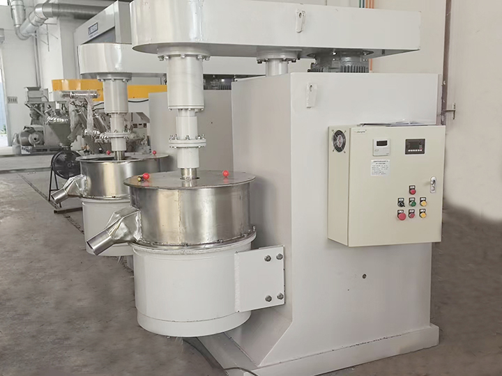 Vertical sand mill
